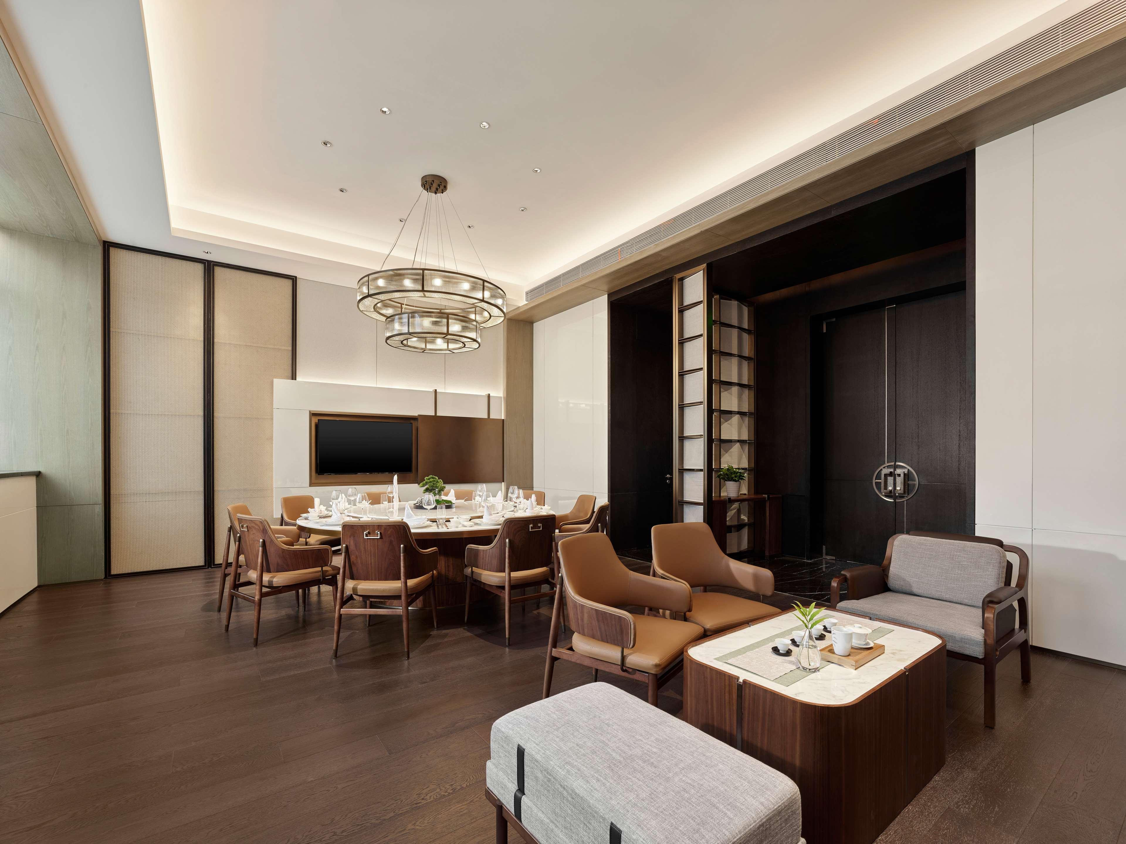 Hilton Jiaxing Hotel Exterior photo