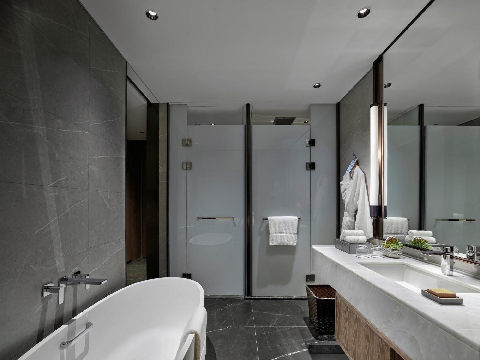 Hilton Jiaxing Hotel Exterior photo